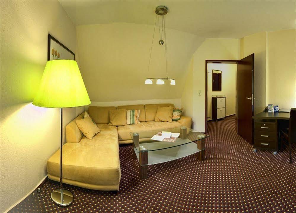 Nordwest-Hotel Бад Цвишенан Екстериор снимка